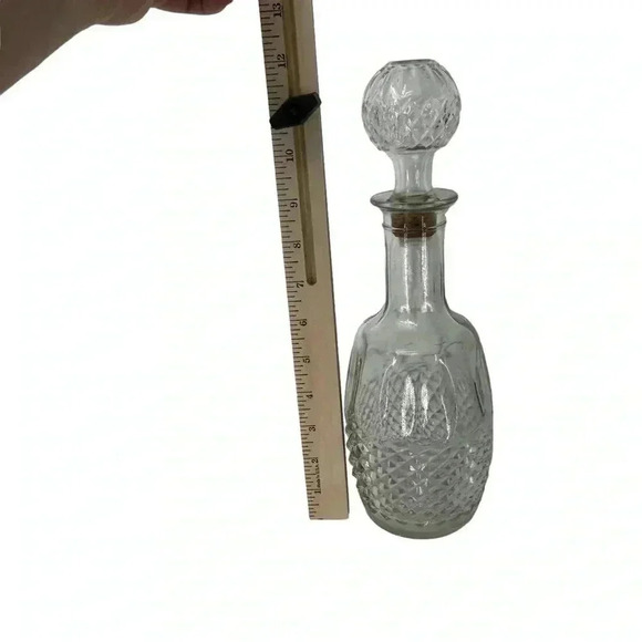 VINTAGE MOGEN DAVID 1982 GLASS WHISKEY DECANTER CORK STOPPER CLEAR - Picture 7 of 7